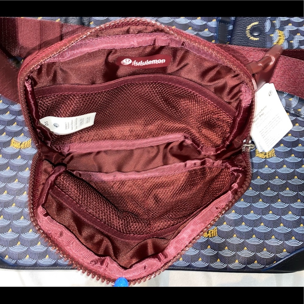 NFS💢 LULULEMON EVERYWHERE BELT BAG - Picture 2 of 15